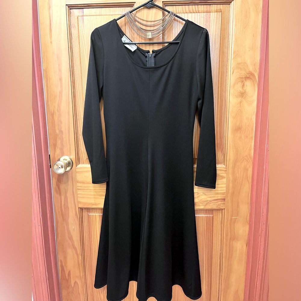 Vintage 60-70’s “Ayres Unlimited” Scoop Neck‎ Black Fit & Flare Skater Dress